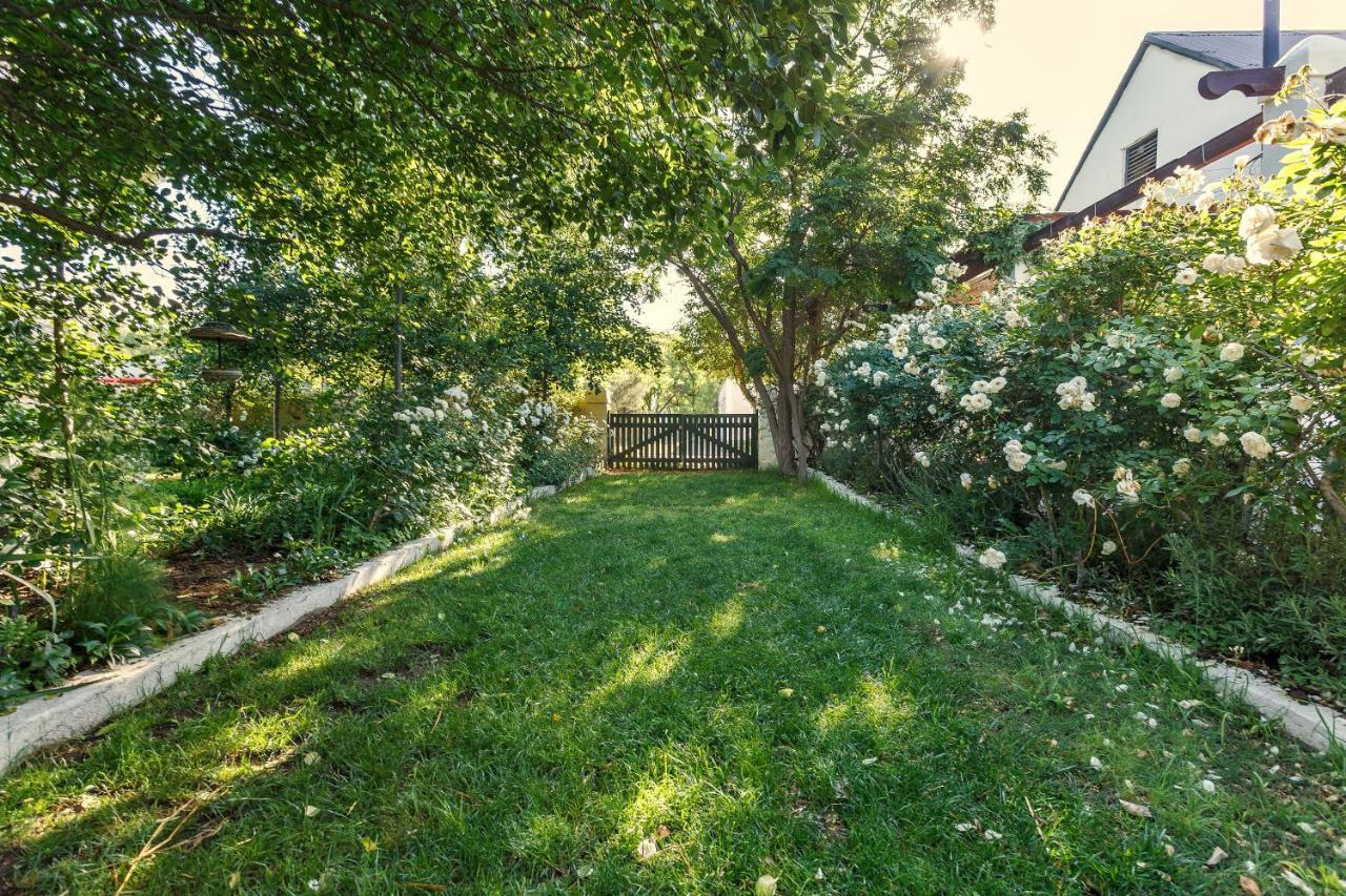 Nieu-Bethesda Oude Pastorie B&B 외부 사진